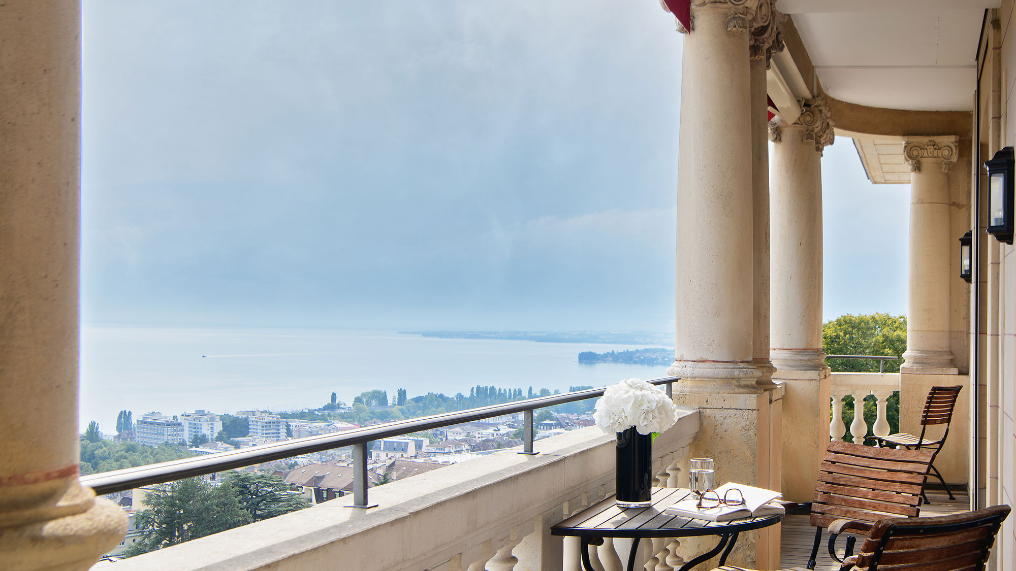 lausanne-palace-coco-chanel-suite-terrasse-lac-leman-01.jpeg