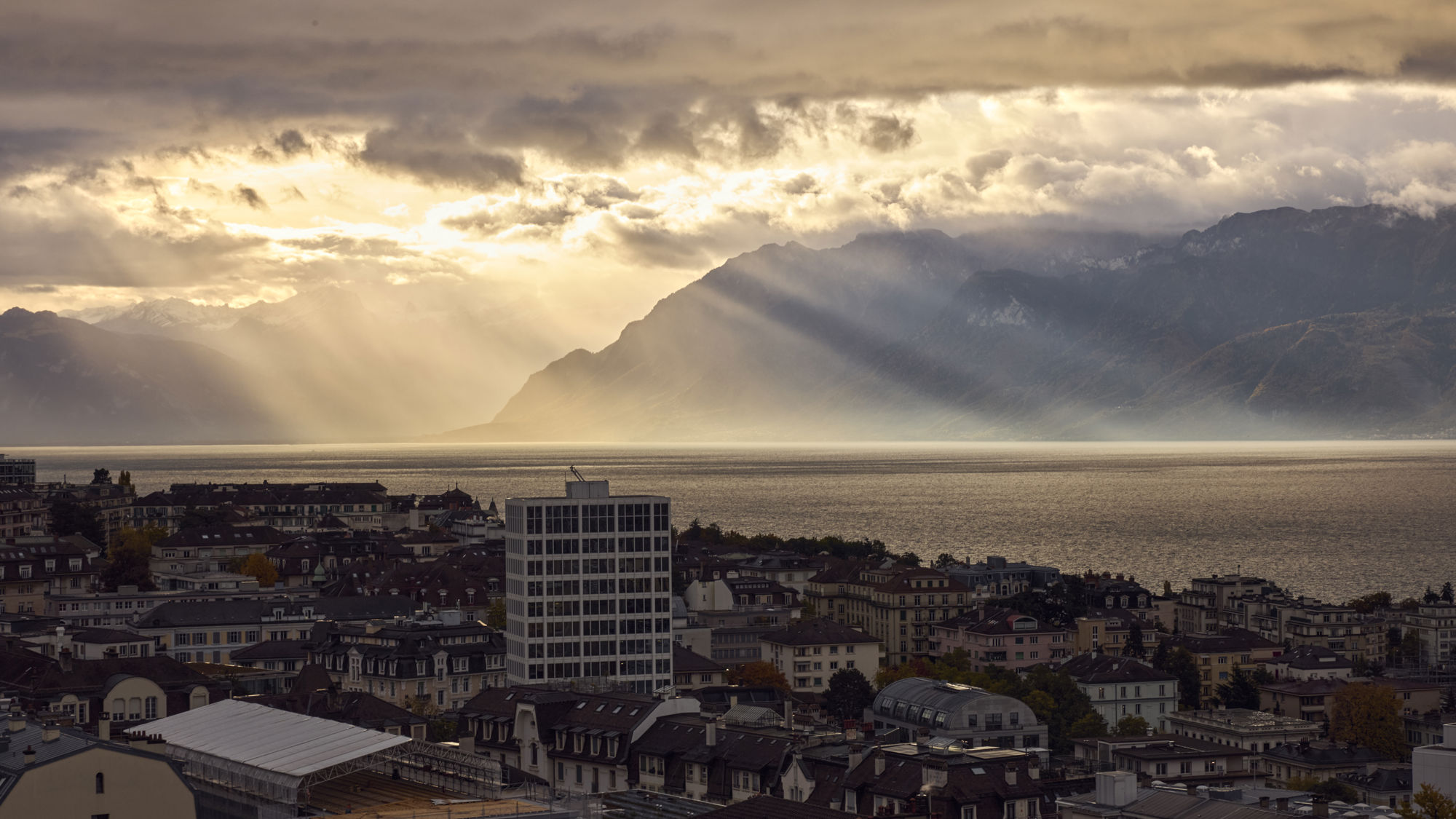 lausanne-palace-crepuscule-lac-leman-01.jpeg