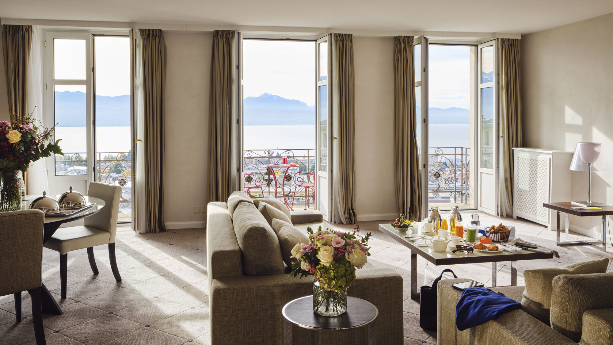 lausanne-palace-presidential-suite-salon-panoramique-220-01.jpeg