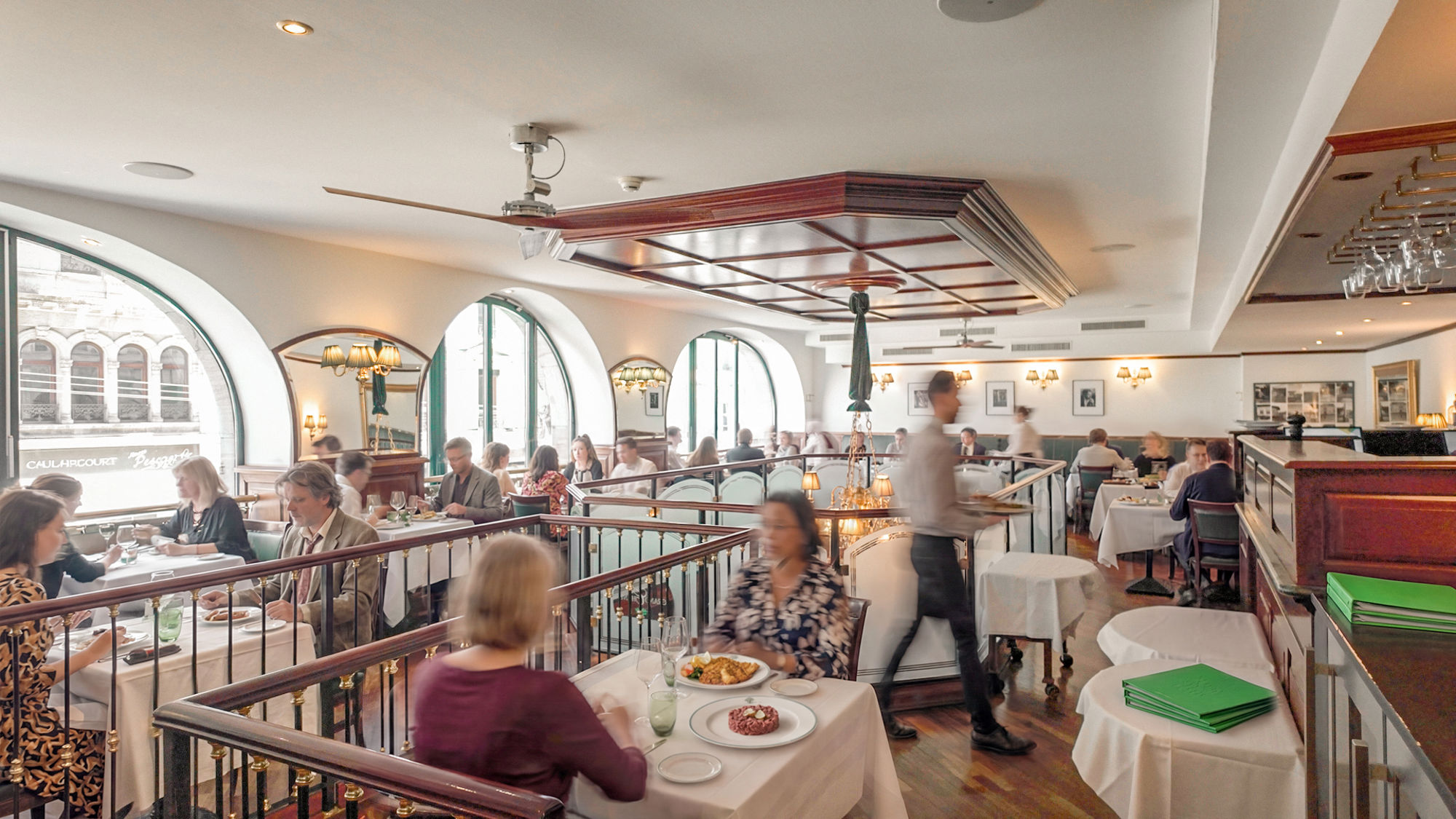 lausanne-palace-brasserie-grand-chene-salle-panorama-01.jpeg